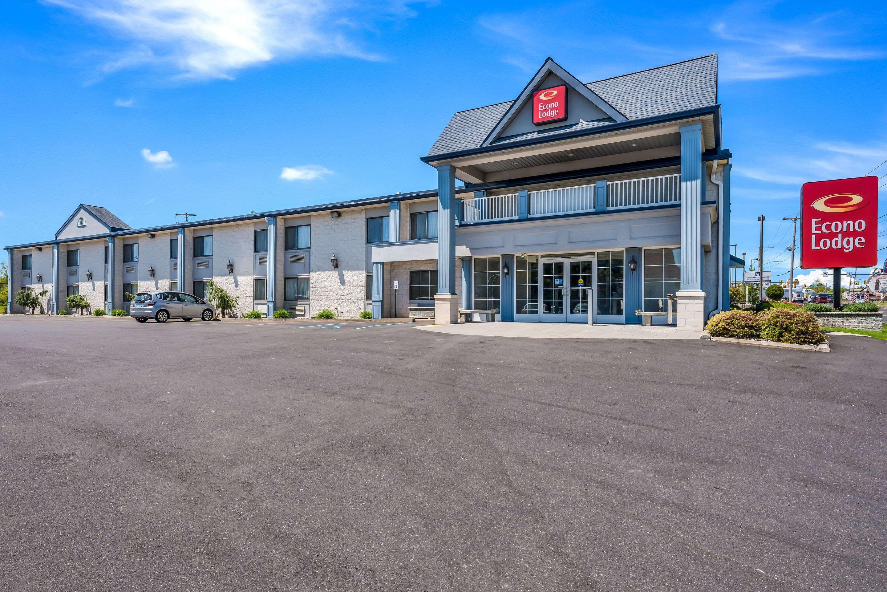 Econo Lodge Квакертаун Экстерьер фото
