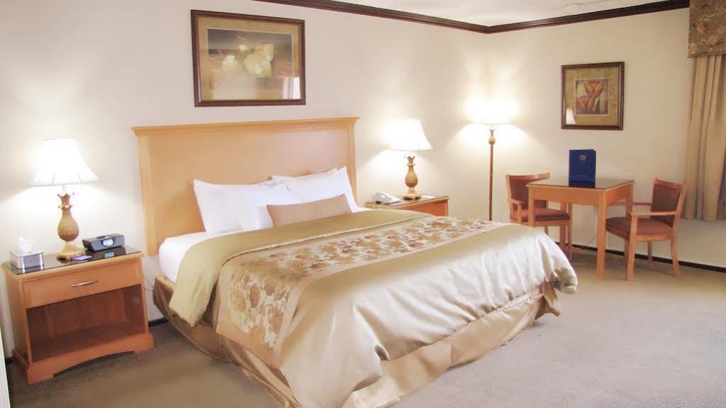 Econo Lodge Квакертаун Экстерьер фото